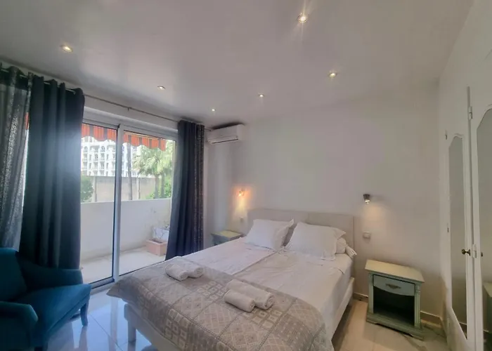 Velasquez Martinez *